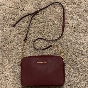 Michael Kors crossbody bag, barely used !!